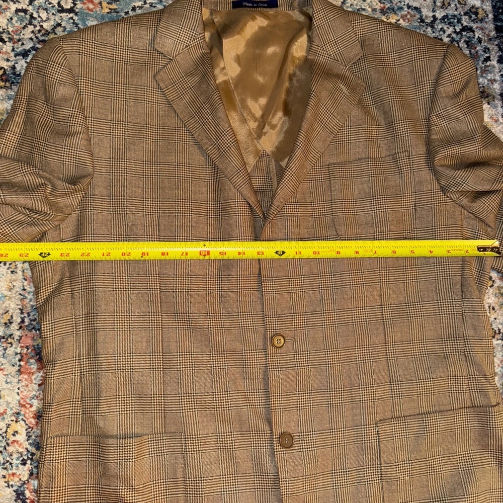 T. Harris London Plaid Sportscoat
Size 2X - Picture 6 of 7